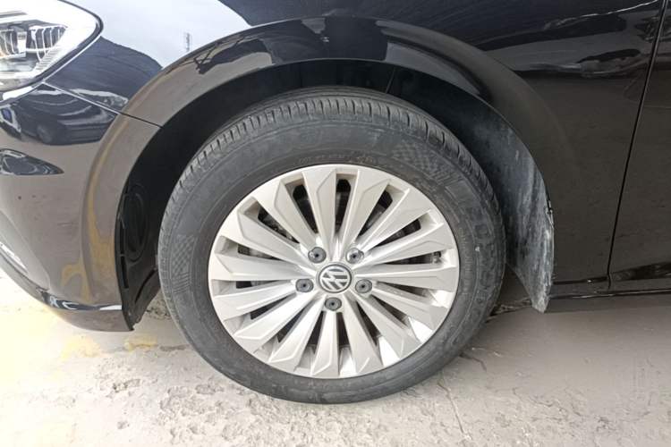 Used Volkswagen Lavida 2019 280TSI DSG Comfort Edition China VI standard Left Front Wheel Hub