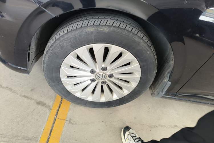 Used Volkswagen Lavida 2019 1.5L Automatic Vision Edition China VI Standard Left Front Wheel Hub