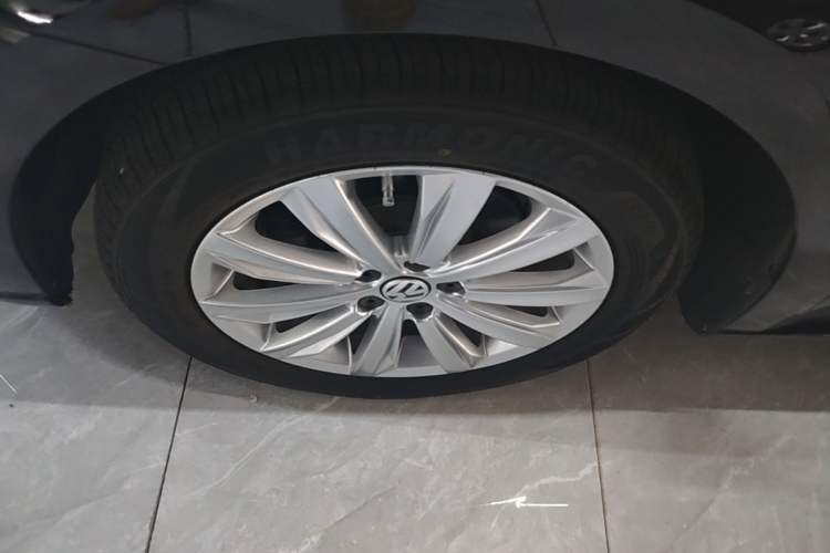 Used Volkswagen Lavida 2019 Lavida Start 1.5L Automatic Trendy Version China VI Standard Left Front Wheel Hub
