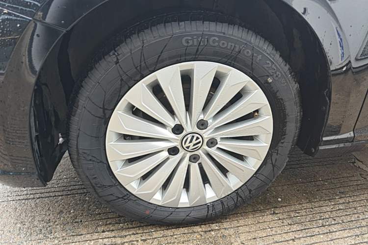 Used Volkswagen Lavida 2019 280TSI DSG Comfort Edition China VI standard Left Front Wheel Hub