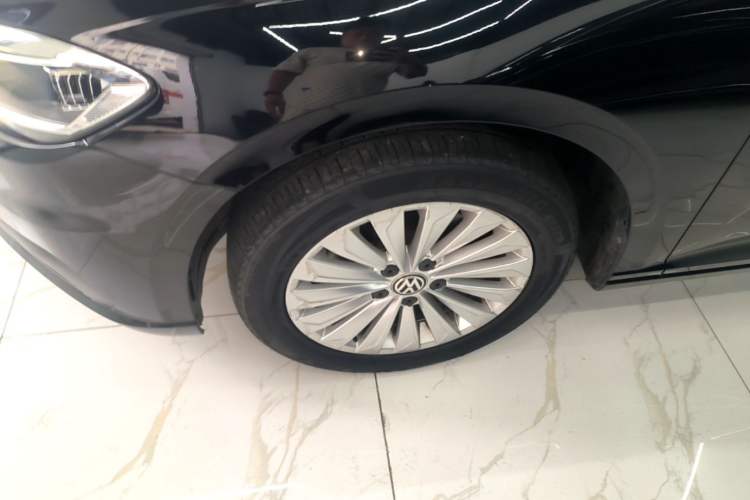 Used Volkswagen Lavida 2019 280TSI DSG Comfort Edition China VI standard Left Front Wheel Hub