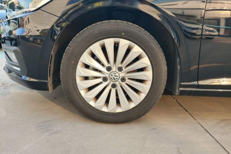 Used Volkswagen Lavida 2019 280TSI DSG Comfort Edition China VI standard Left Front Wheel Hub