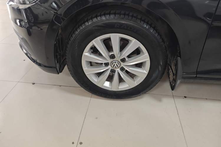 Used Volkswagen Lavida 2019 1.5L Automatic Fashion Edition China VI Left Front Wheel Hub