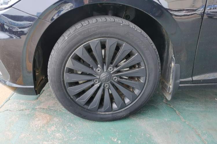 Used Volkswagen Lavida 2019 280TSI DSG Comfort Edition China VI standard Left Front Wheel Hub