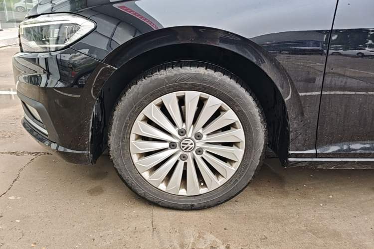 Used Volkswagen Lavida 2019 280TSI DSG Comfort Edition China VI standard Left Front Wheel Hub