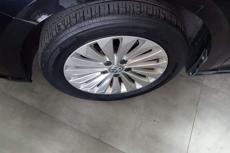 Used Volkswagen Lavida 2019 1.5L Automatic Vision Edition China VI Standard Left Front Wheel Hub