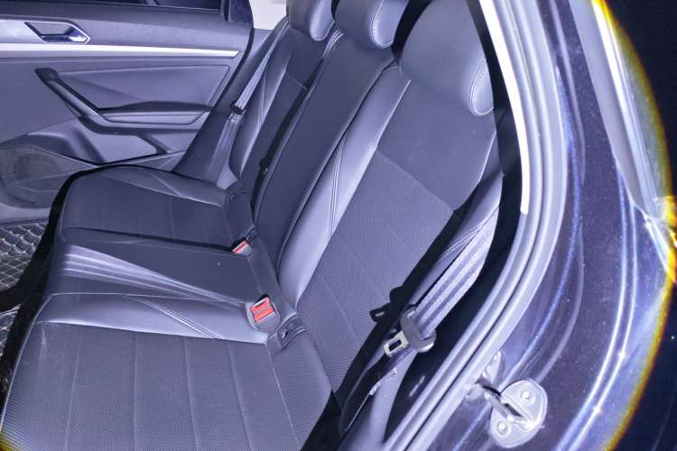 Used Volkswagen Lavida 2019 1.5L Automatic Comfort Edition China VI Standard Left Rear Seat