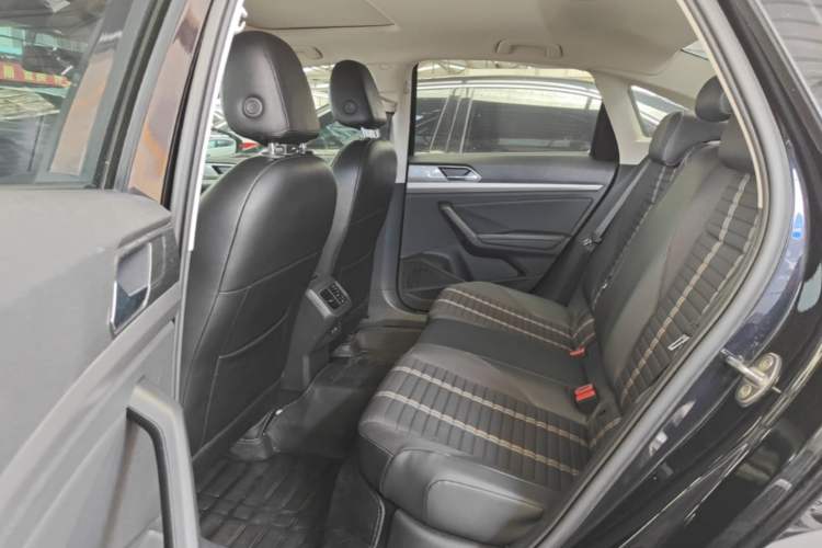 Used Volkswagen Lavida 2019 1.5L Automatic Vision Edition China VI Standard Left Rear Seat