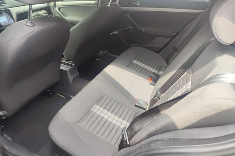 Used Volkswagen Lavida 2019 Lavida Start 1.5L Manual Fashion Edition China VI Standard Left Rear Seat