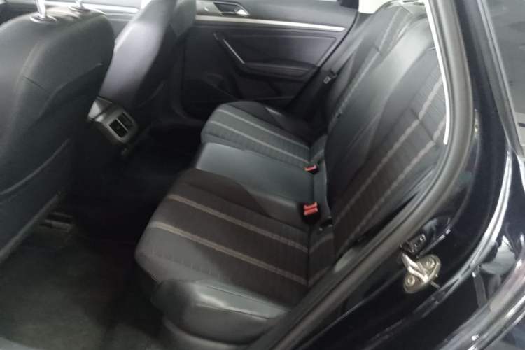 Used Volkswagen Lavida 2019 1.5L Automatic Vision Edition China VI Standard Left Rear Seat