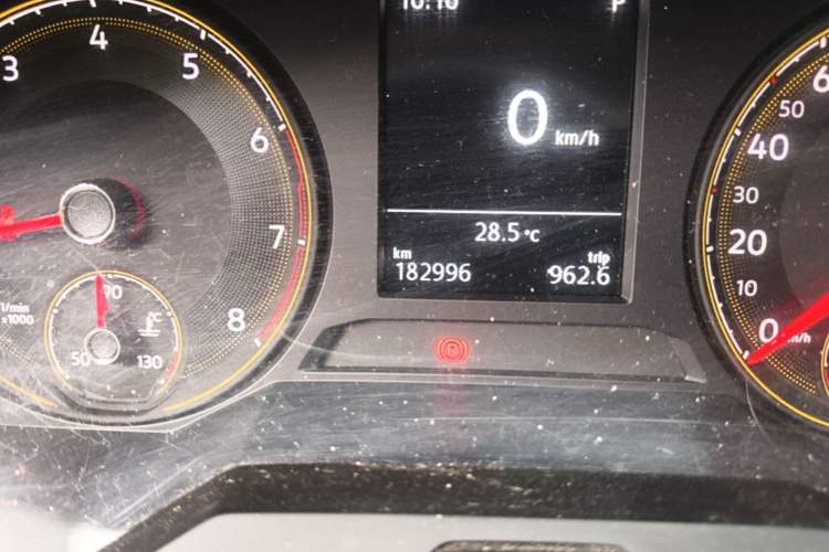 Used Volkswagen Lavida 2019 1.5L Automatic Fashion Edition China VI Odometer Close Up