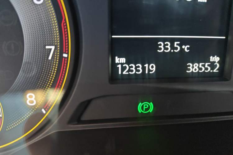 Used Volkswagen Lavida 2019 280TSI DSG Comfort Edition China VI standard Odometer Close Up