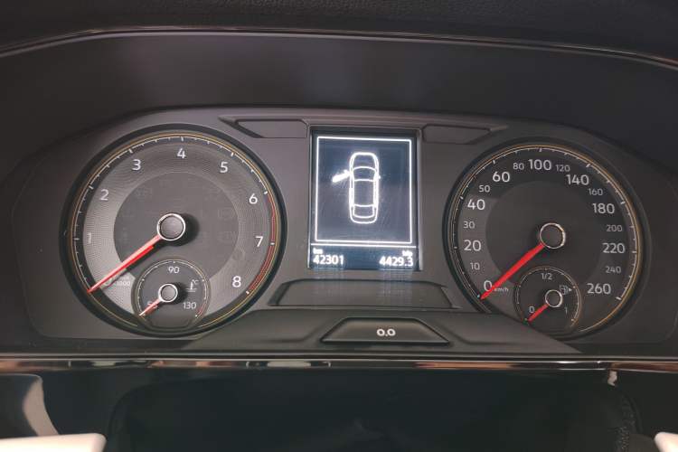 Used Volkswagen Lavida 2019 280TSI DSG Comfort Edition China VI standard Odometer Close Up