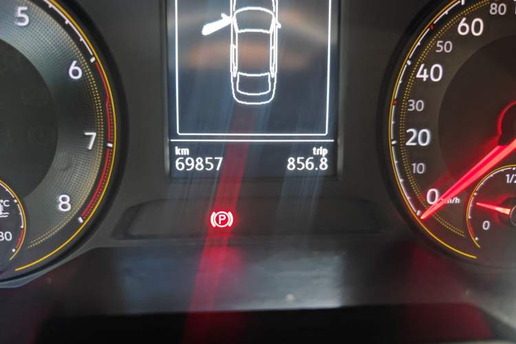 Used Volkswagen Lavida 2019 1.5L Manual Comfort Edition China VI Standard Odometer Close Up