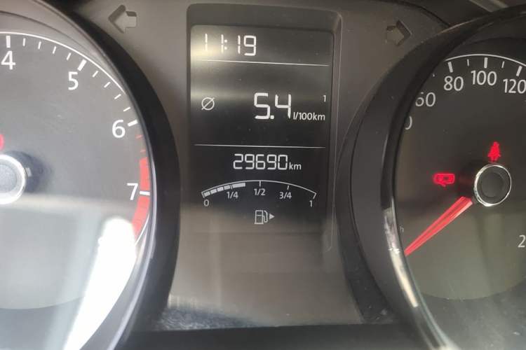 Used Volkswagen Lavida 2019 Lavida Start 1.5L Manual Fashion Edition China VI Standard Odometer Close Up