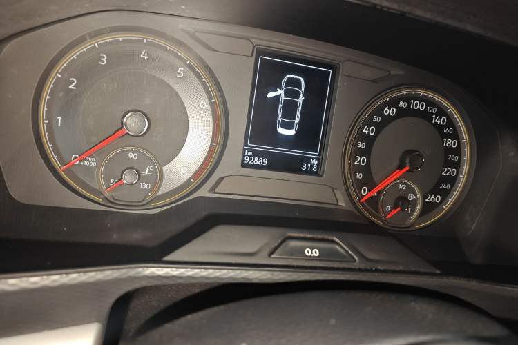 Used Volkswagen Lavida 2019 1.5L Automatic Fashion Edition China VI Odometer Close Up