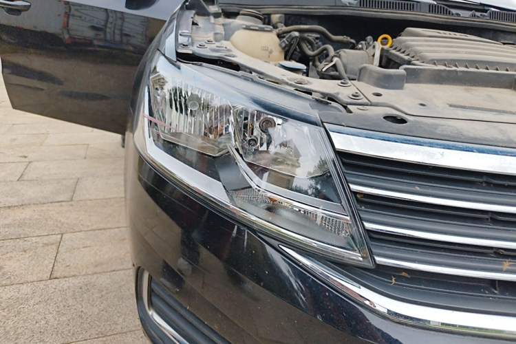 Used Volkswagen Lavida 2019 Lavida Start 1.5L Manual Comfort Edition China VI Standard Right Front Headlight