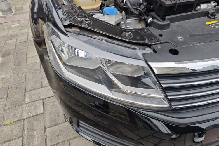 Used Volkswagen Lavida 2019 Lavida Start 1.5L Automatic Trendy Version China VI Standard Right Front Headlight