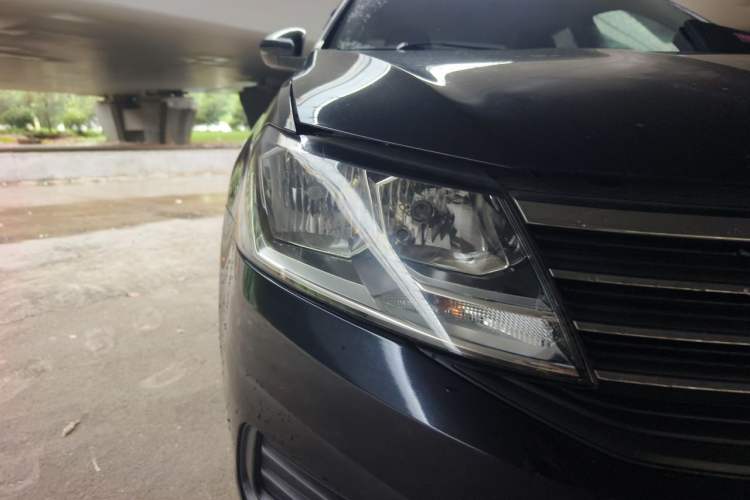 Used Volkswagen Lavida 2019 Lavida Start 1.5L Automatic Trendy Version China VI Standard Right Front Headlight