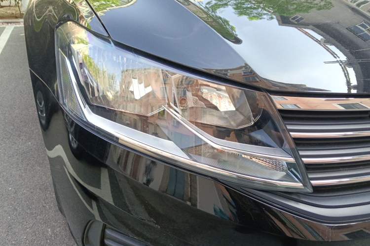 Used Volkswagen Lavida 2019 Lavida Start 1.5L Automatic Trendy Version China VI Standard Right Front Headlight