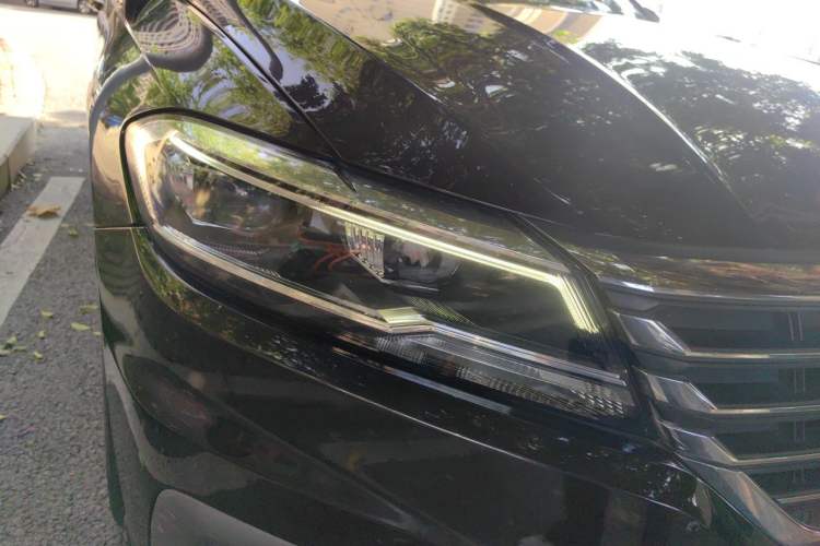 Used Volkswagen Lavida 2019 280TSI DSG Comfort Edition China VI standard Right Front Headlight