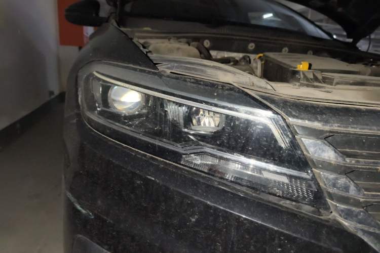 Used Volkswagen Lavida 2019 1.5L Automatic Comfort Edition China VI Standard Right Front Headlight