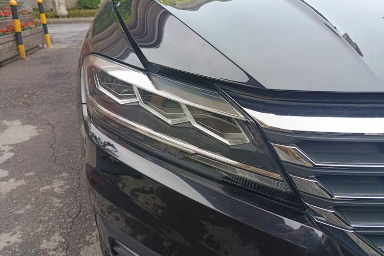 Used Volkswagen Lavida 2019 1.5L Automatic Fashion Edition China VI Right Front Headlight