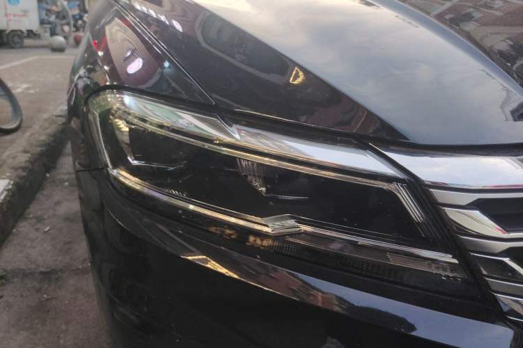 Used Volkswagen Lavida 2019 280TSI DSG Luxury Edition China VI Standard Right Front Headlight