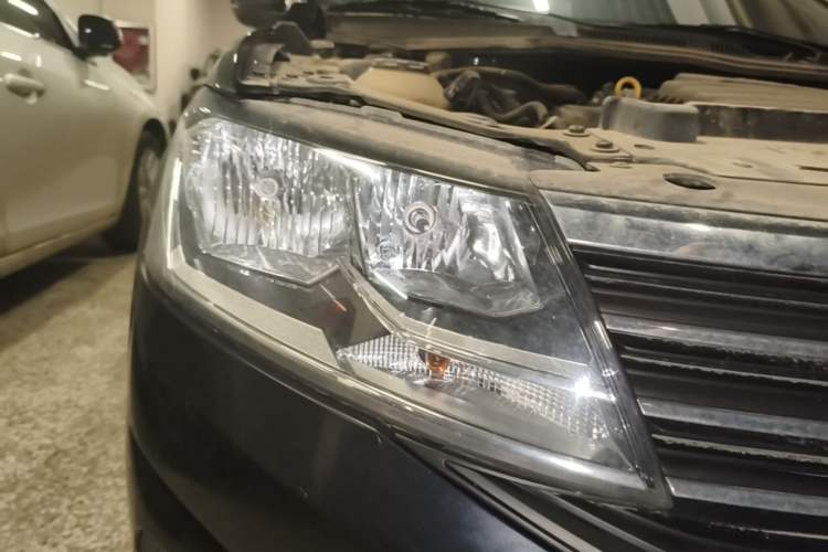 Used Volkswagen Lavida 2019 Lavida Start 1.5L Manual Fashion Edition China VI Standard Right Front Headlight