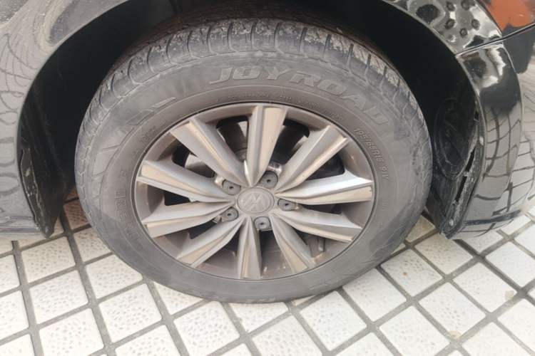 Used Volkswagen Lavida 2019 1.5L Automatic Fashion Edition China VI Right Front Wheel Hub