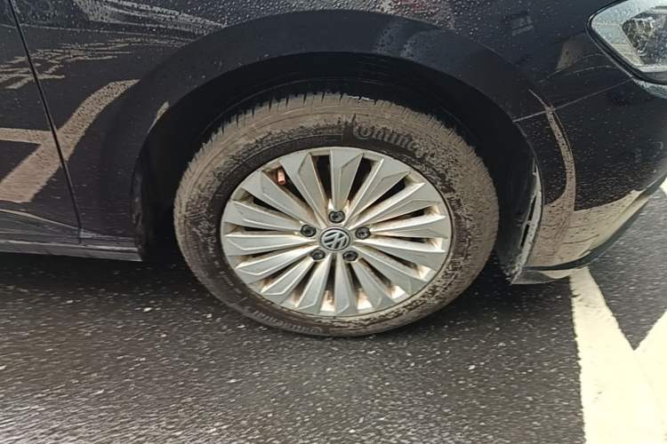 Used Volkswagen Lavida 2019 1.5L Automatic Comfort Edition China VI Standard Right Front Wheel Hub