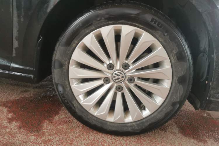 Used Volkswagen Lavida 2019 280TSI DSG Comfort Edition China VI standard Right Front Wheel Hub
