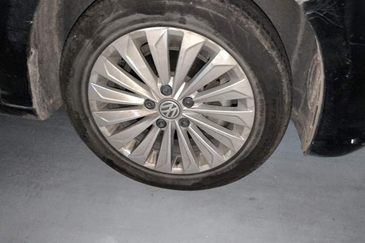 Used Volkswagen Lavida 2019 280TSI DSG Comfort Edition China VI standard Right Front Wheel Hub