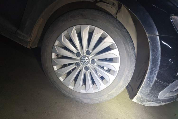 Used Volkswagen Lavida 2019 1.5L Automatic Vision Edition China VI Standard Right Front Wheel Hub