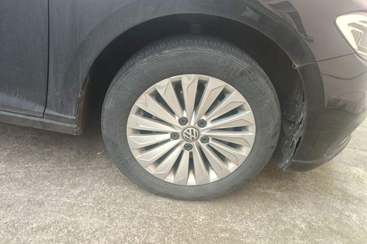 Used Volkswagen Lavida 2019 280TSI DSG Comfort Edition China VI standard Right Front Wheel Hub