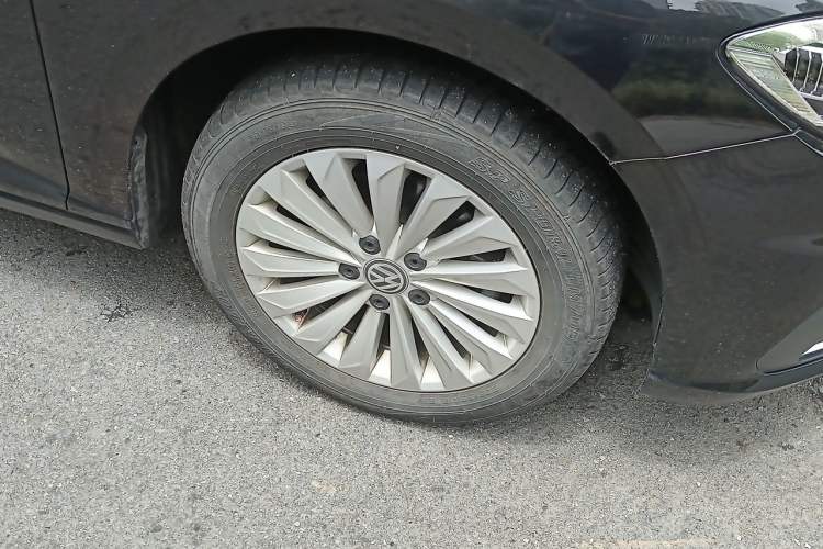 Used Volkswagen Lavida 2019 1.5L Automatic Comfort Edition China VI Standard Right Front Wheel Hub
