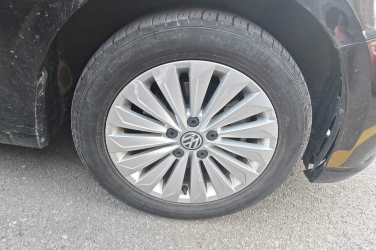 Used Volkswagen Lavida 2019 280TSI DSG Comfort Edition China VI standard Right Front Wheel Hub