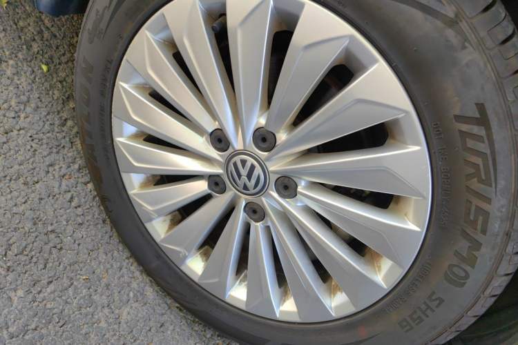 Used Volkswagen Lavida 2019 280TSI DSG Comfort Edition China VI standard Right Front Wheel Hub