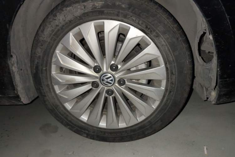 Used Volkswagen Lavida 2019 1.5L Automatic Comfort Edition China VI Standard Right Front Wheel Hub