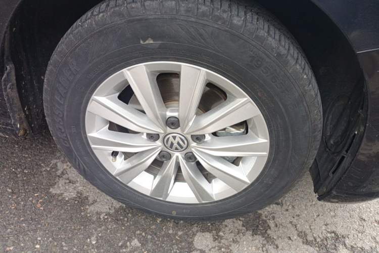 Used Volkswagen Lavida 2019 1.5L Automatic Fashion Edition China VI Right Front Wheel Hub