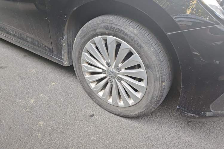 Used Volkswagen Lavida 2019 280TSI DSG Comfort Edition China VI standard Right Front Wheel Hub