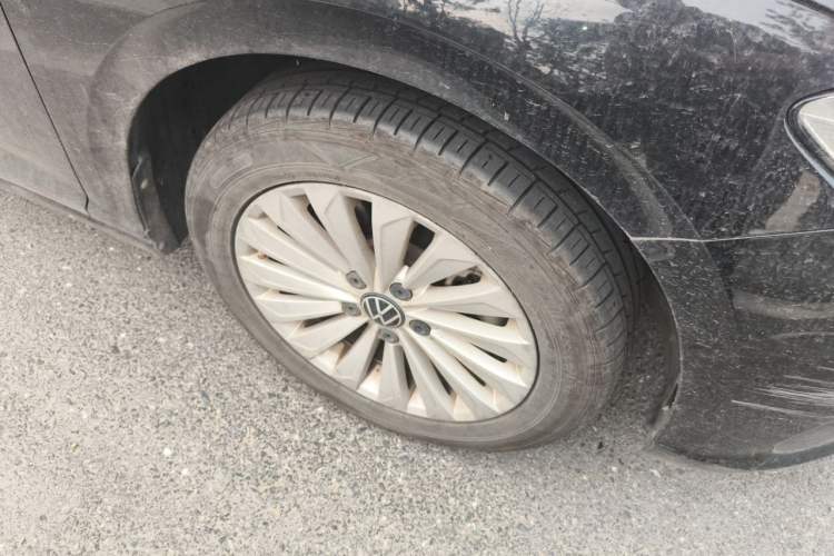Used Volkswagen Lavida 2019 280TSI DSG Comfort Edition China VI standard Right Front Wheel Hub