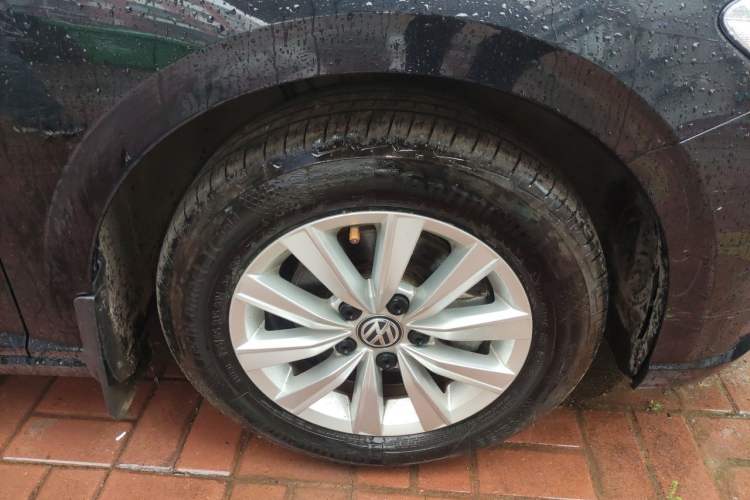 Used Volkswagen Lavida 2019 1.5L Automatic Fashion Edition China VI Right Front Wheel Hub