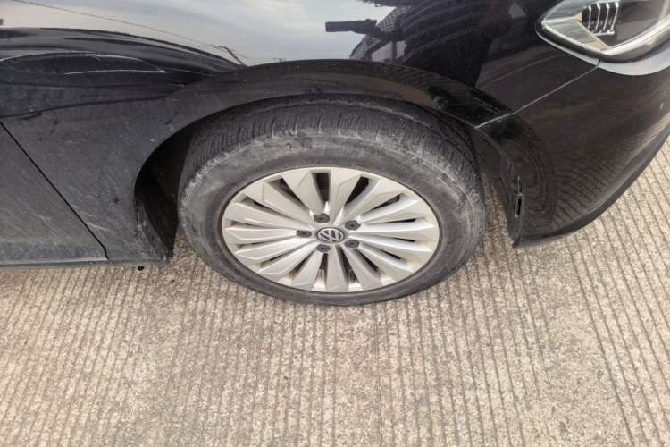 Used Volkswagen Lavida 2019 280TSI DSG Comfort Edition China VI standard Right Front Wheel Hub
