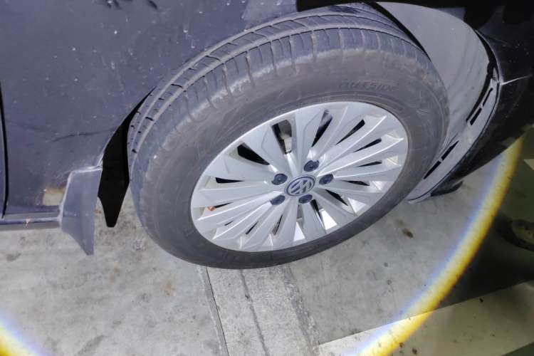 Used Volkswagen Lavida 2019 280TSI DSG Comfort Edition China VI standard Right Front Wheel Hub