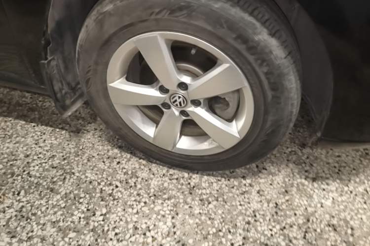Used Volkswagen Lavida 2019 Lavida Start 1.5L Manual Fashion Edition China VI Standard Right Front Wheel Hub