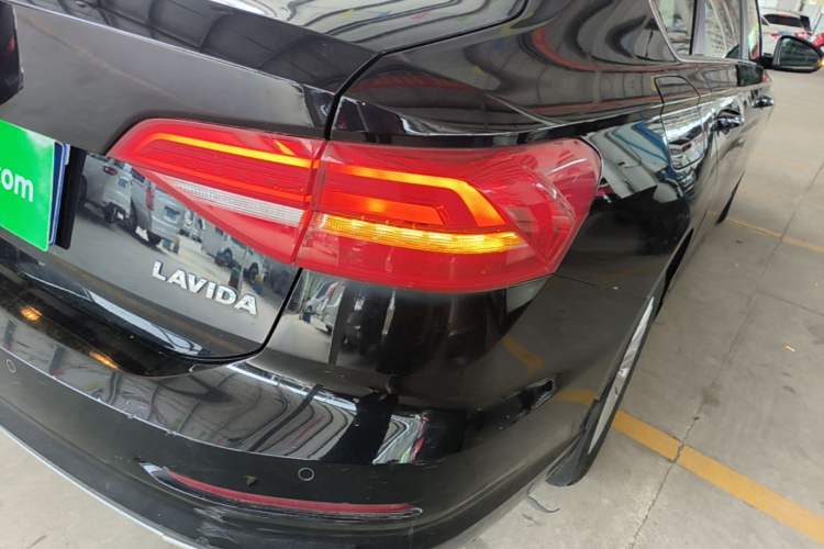 Used Volkswagen Lavida 2019 1.5L Automatic Vision Edition China VI Standard Right Rear Taillight