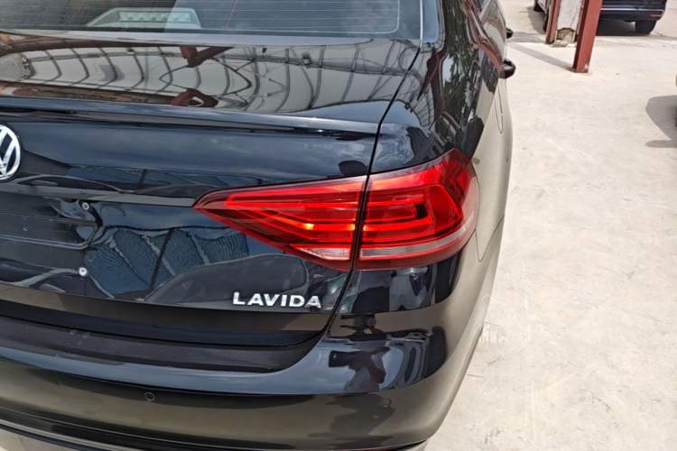 Used Volkswagen Lavida 2019 Lavida Start 1.5L Automatic Trendy Version China VI Standard Right Rear Taillight
