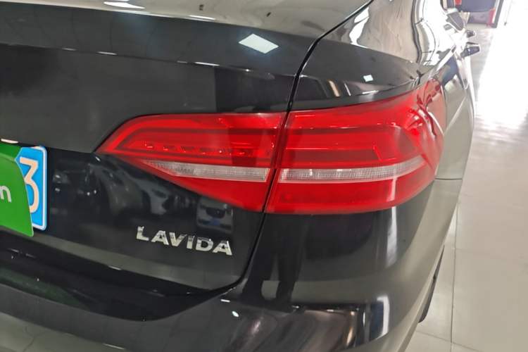 Used Volkswagen Lavida 2019 1.5L Automatic Fashion Edition China VI Right Rear Taillight