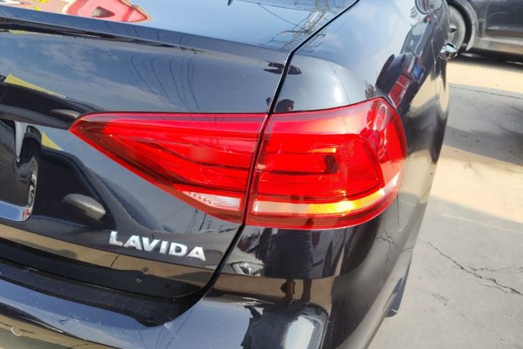 Used Volkswagen Lavida 2019 Lavida Start 1.5L Manual Fashion Edition China VI Standard Right Rear Taillight